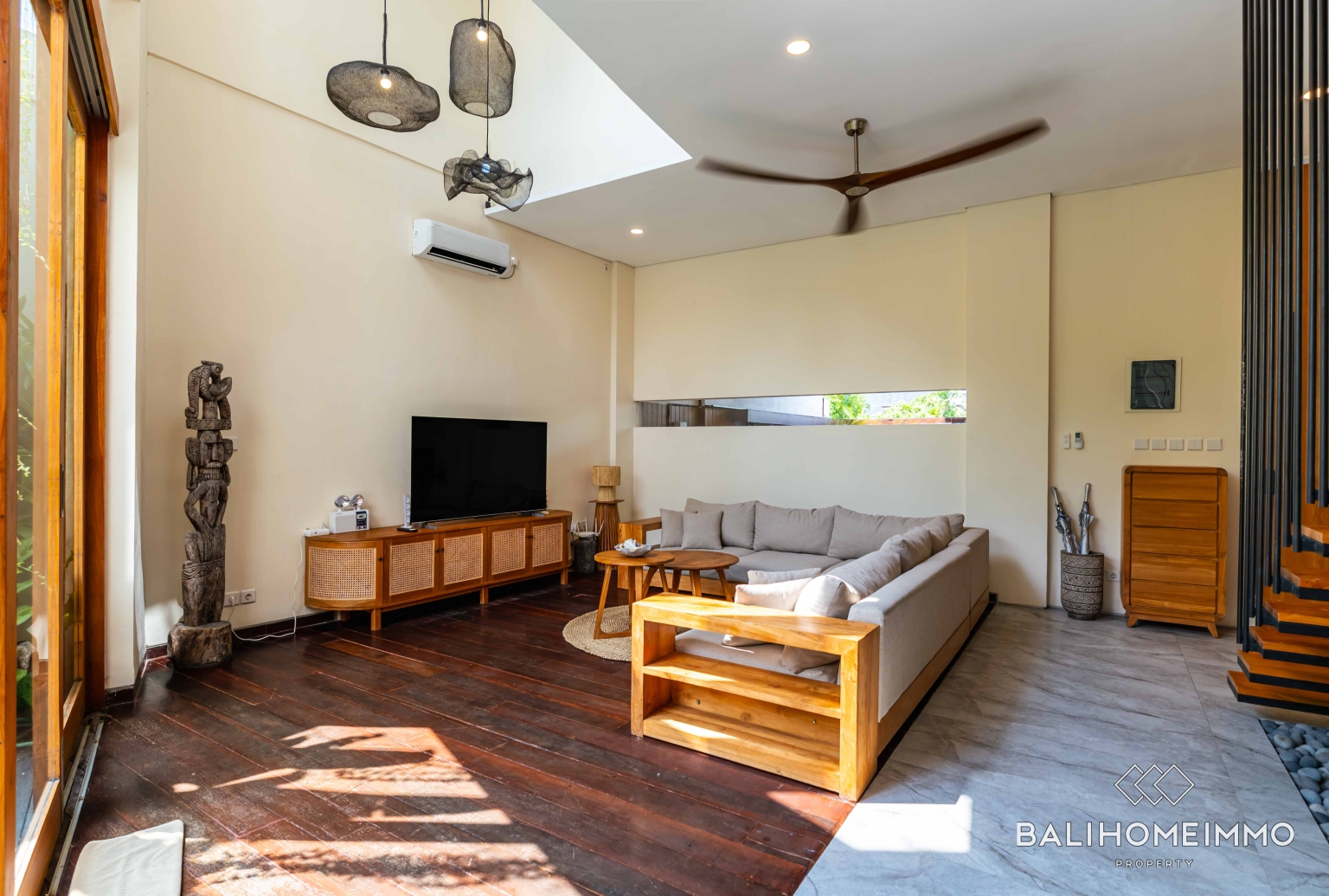 CHARMING 3 BEDROOM VILLA FOR SALE IN CANGGU BATU BOLONG BALI view 2
