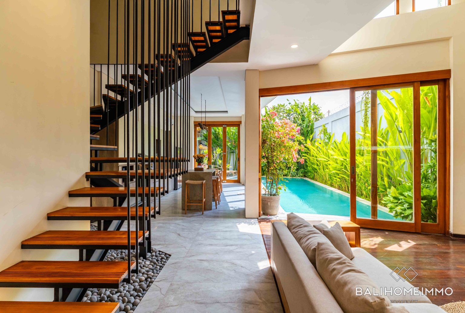 CHARMING 3 BEDROOM VILLA FOR SALE IN CANGGU BATU BOLONG BALI view 11