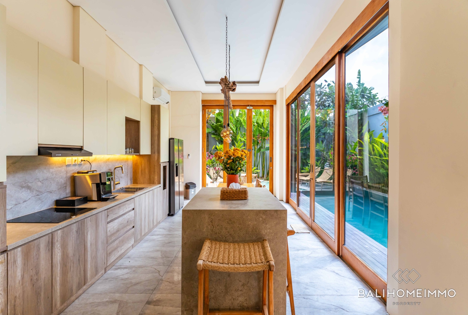 CHARMING 3 BEDROOM VILLA FOR SALE IN CANGGU BATU BOLONG BALI view 10