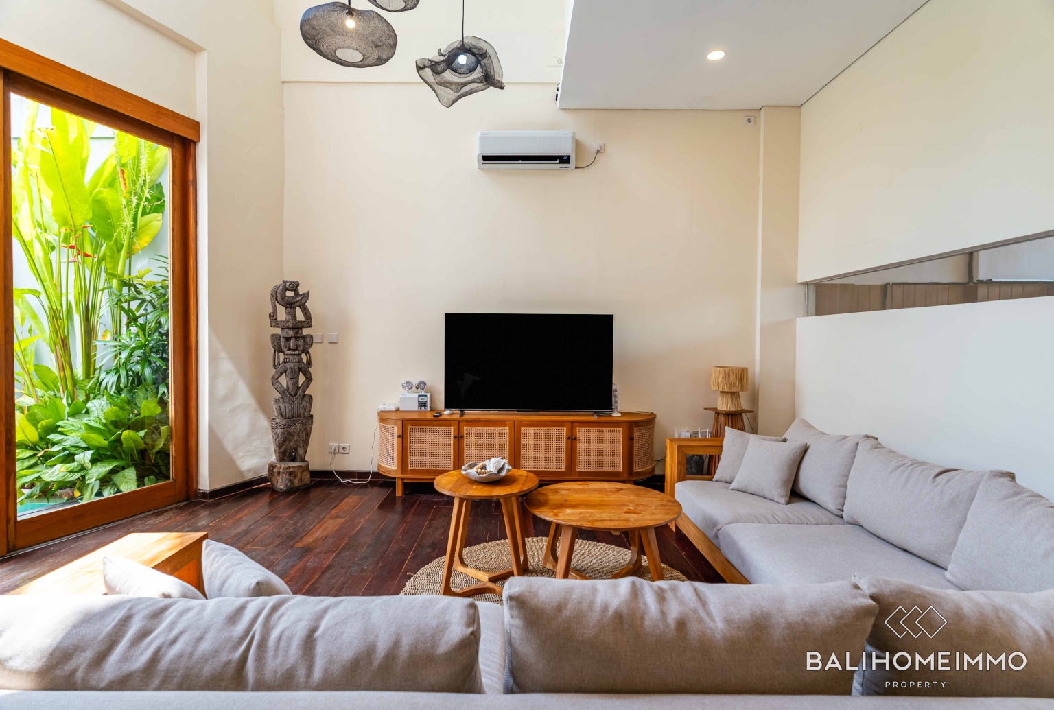 CHARMING 3 BEDROOM VILLA FOR SALE IN CANGGU BATU BOLONG BALI view 3