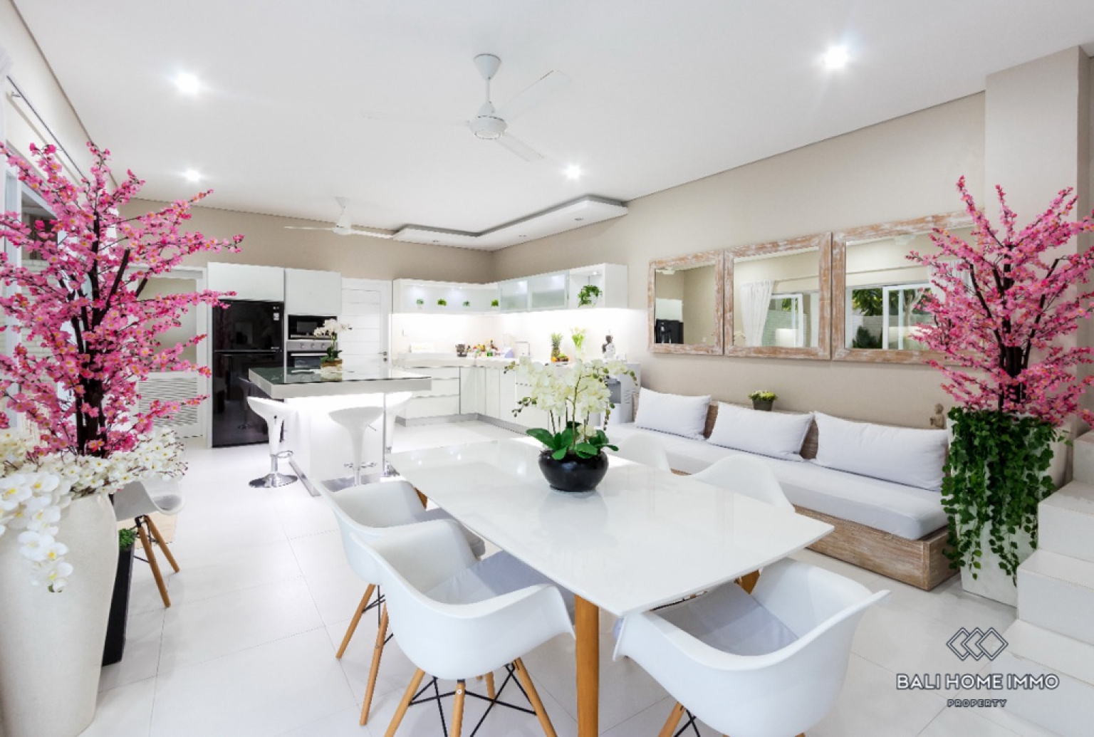 Charming 3 bedroom villa for sale in Canggu Berawa view 6