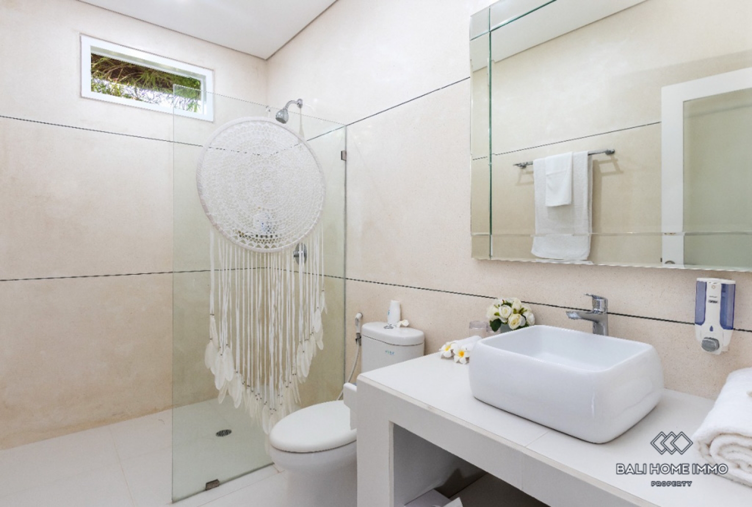 Charming 3 bedroom villa for sale in Canggu Berawa view 14