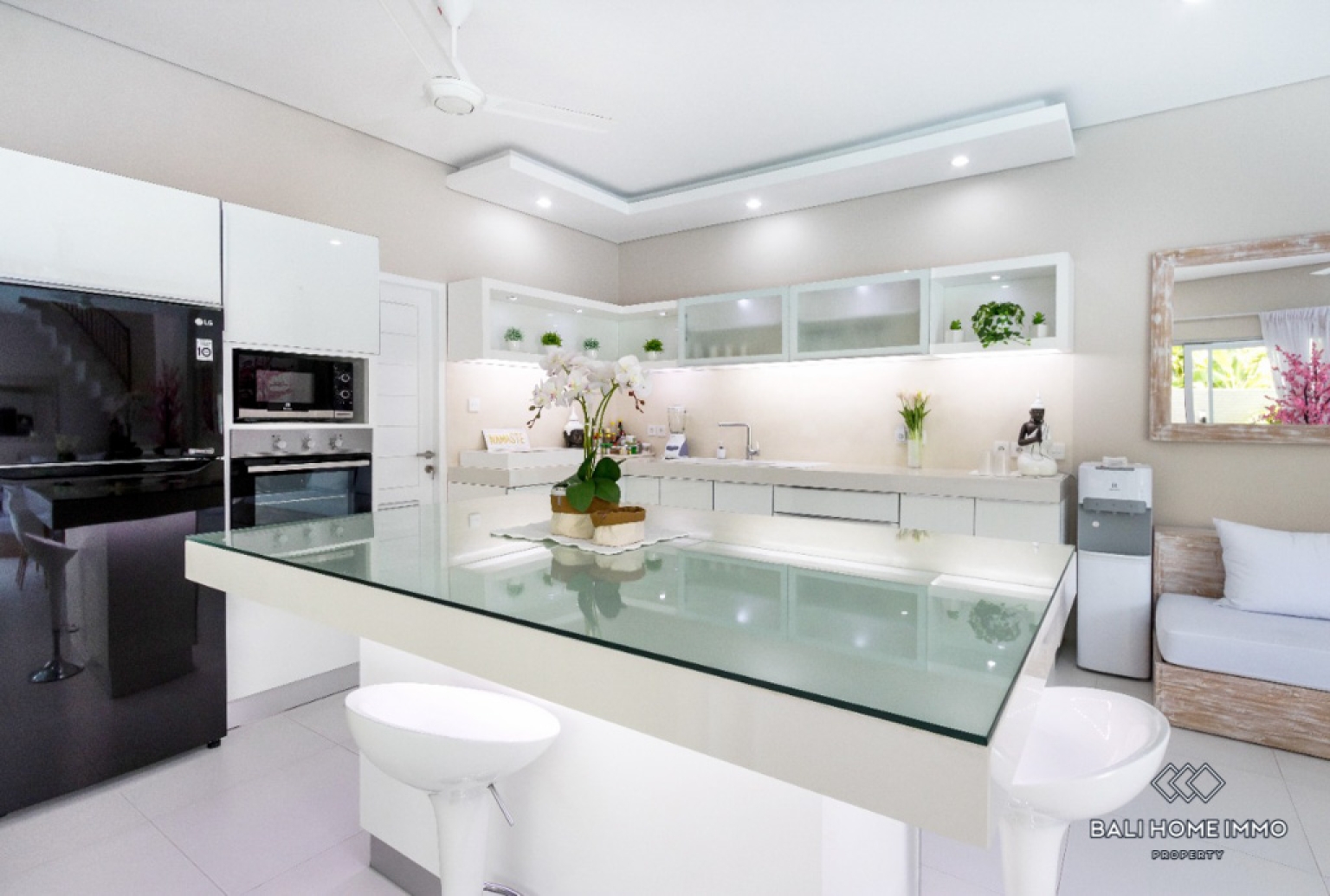 Charming 3 bedroom villa for sale in Canggu Berawa view 8