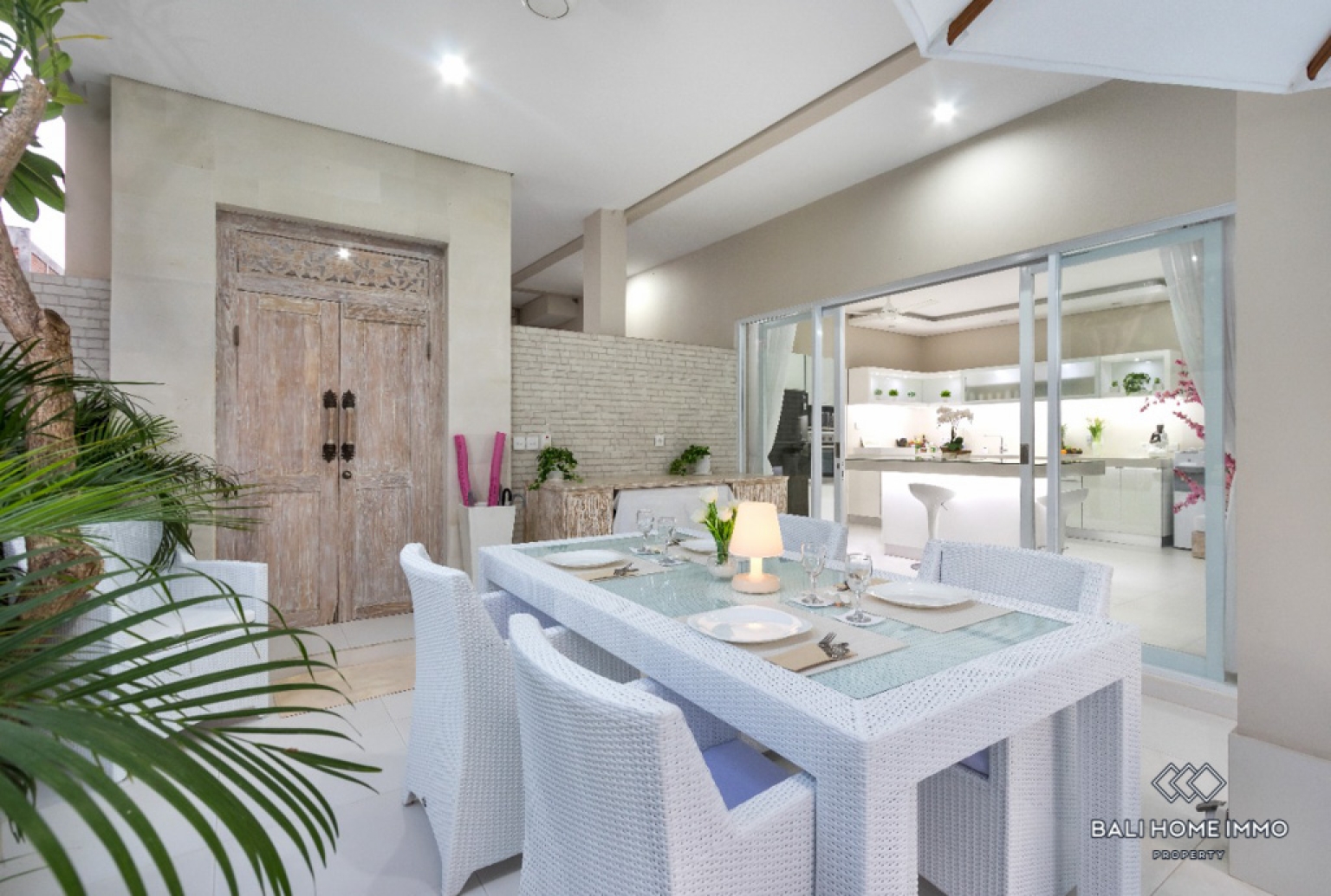 Charming 3 bedroom villa for sale in Canggu Berawa view 2