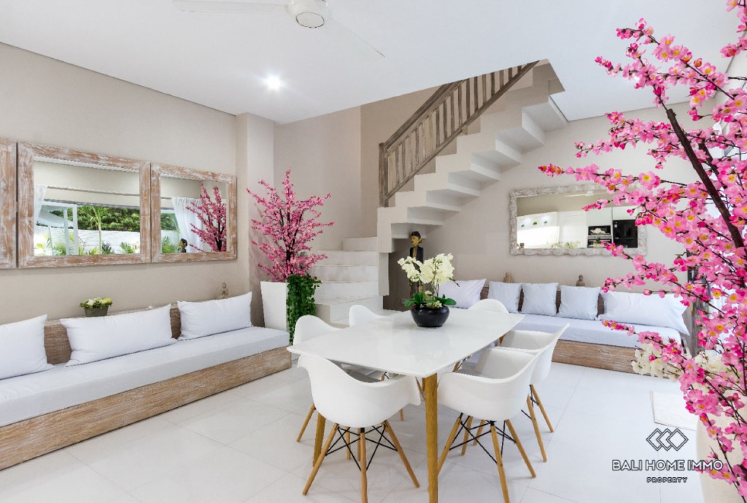 Charming 3 bedroom villa for sale in Canggu Berawa view 5