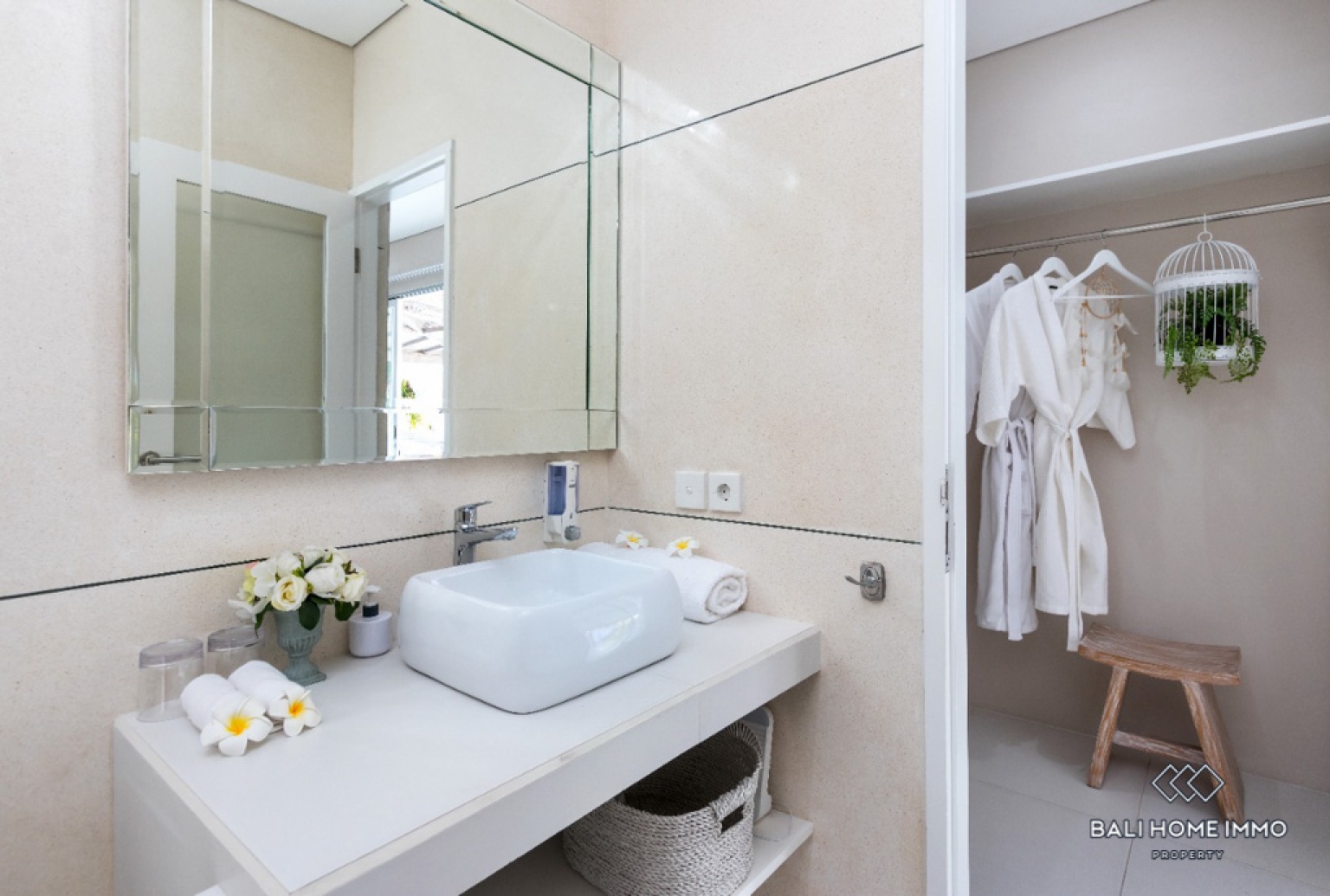Charming 3 bedroom villa for sale in Canggu Berawa view 13