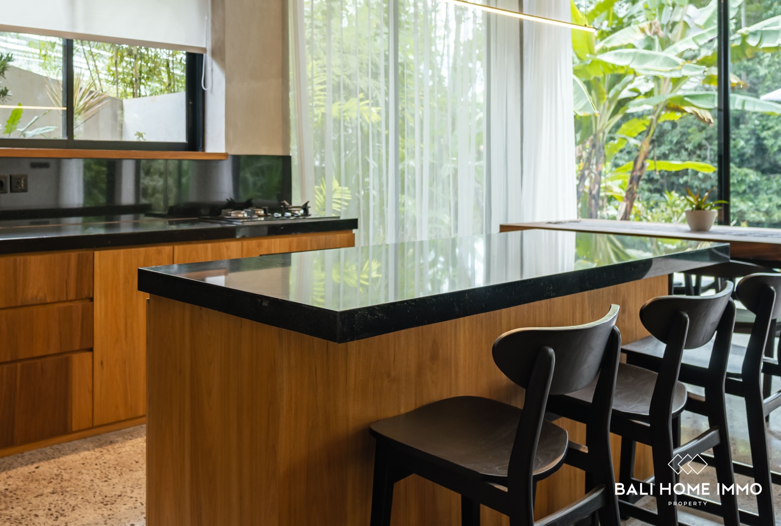 Charming 3 bedroom villa for sale in Pererenan North Side view 12