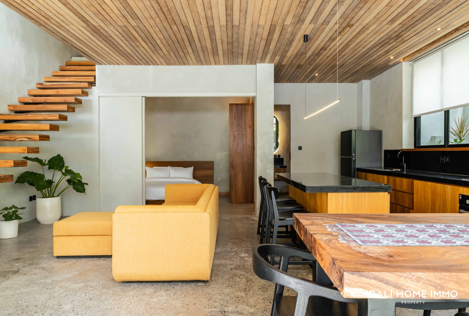Charming 3 bedroom villa for sale in Pererenan North Side view 7