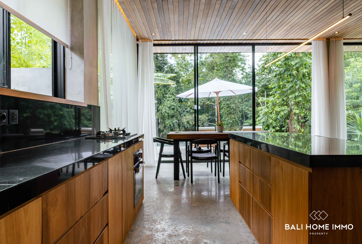 Charming 3 bedroom villa for sale in Pererenan North Side view 13