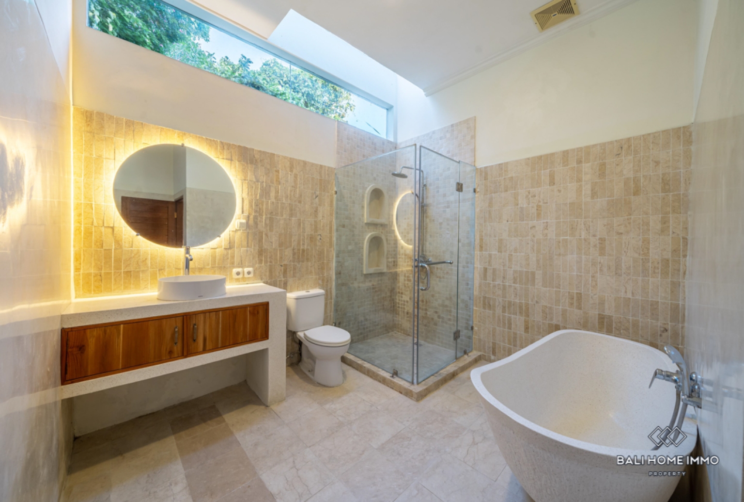 Charming 3 Bedroom Villa for Yearly Rental in Canggu Residential Side view 11