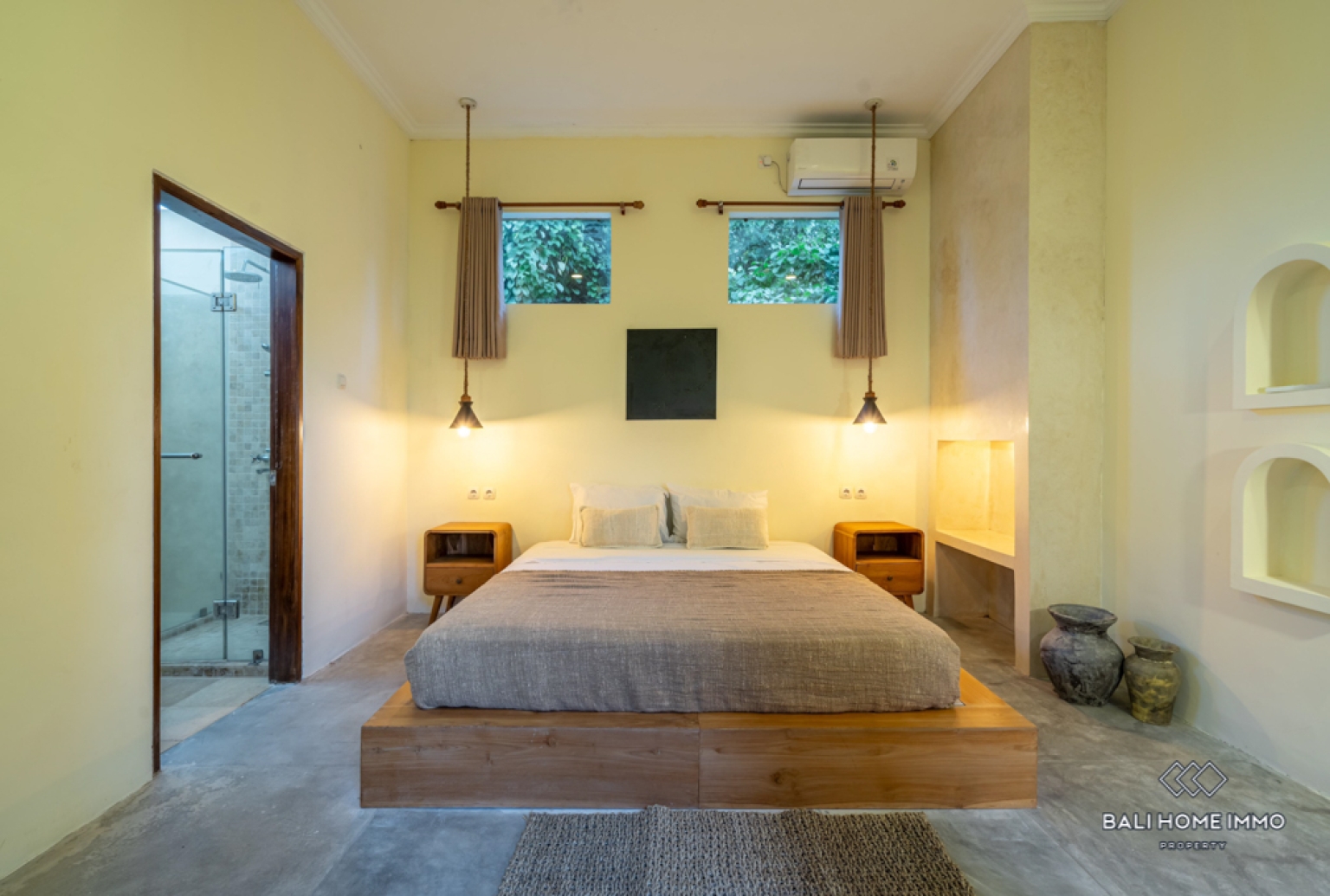 Charming 3 Bedroom Villa for Yearly Rental in Canggu Residential Side view 5