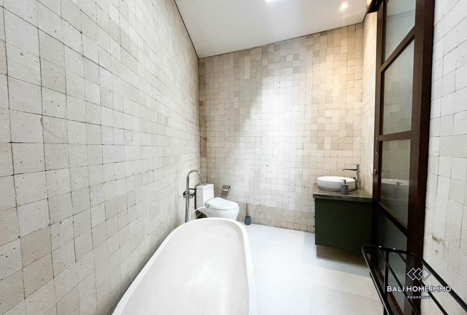 Vila keluarga 4 kamar yang menawan untuk dijual di Ubud view 8