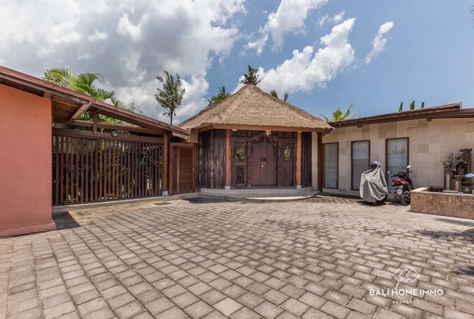 Charming 4 Bedroom Guest House for Sale in Nyanyi Bali view 27