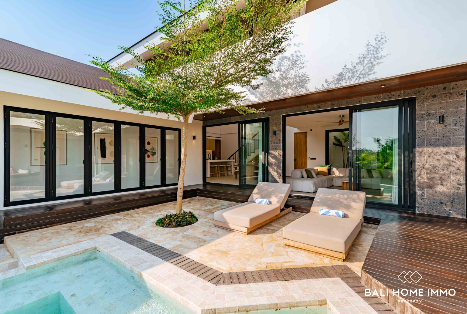 CHARMING 4 BEDROOM VILLA FOR SALE LEASEHOLD and RENT IN NYANG NYANG view 4