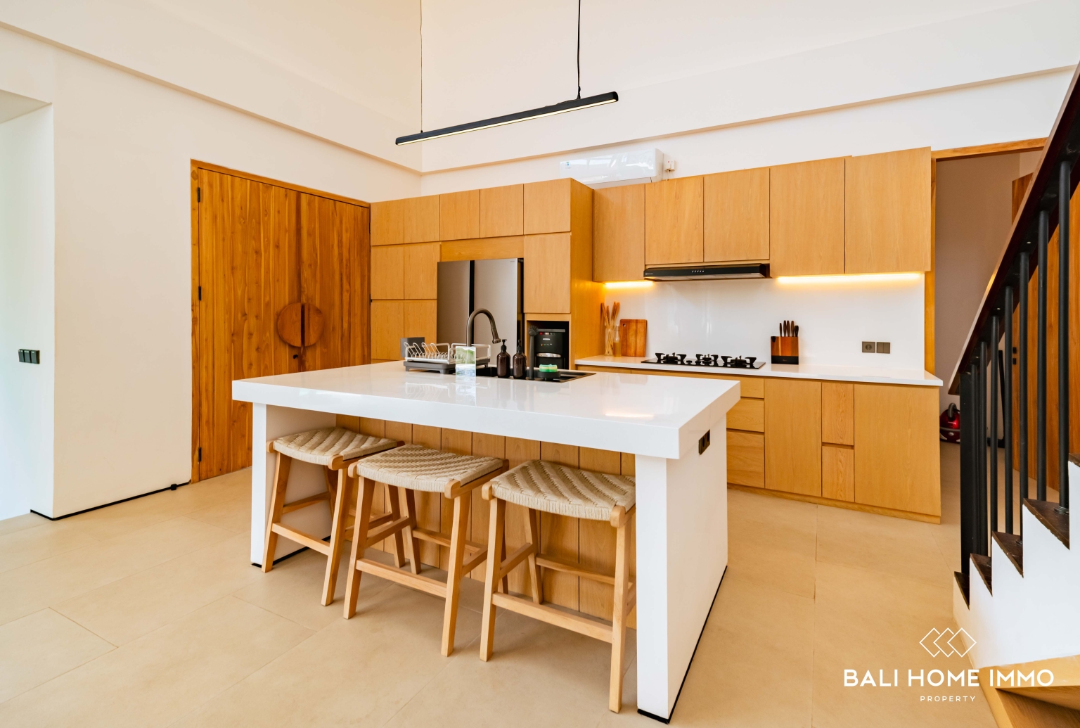 CHARMING 4 BEDROOM VILLA FOR SALE LEASEHOLD and RENT IN NYANG NYANG view 12