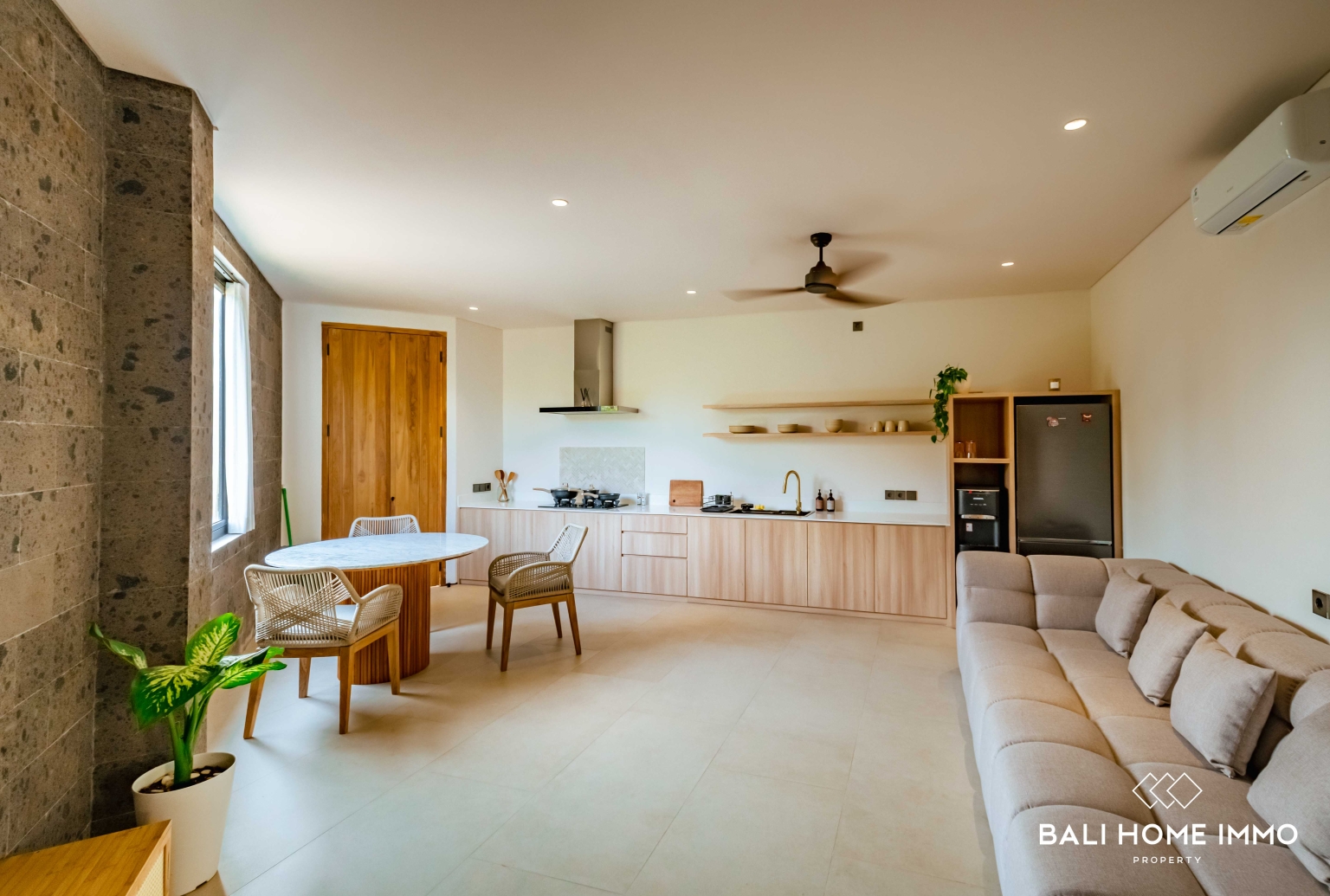 CHARMING 4 BEDROOM VILLA FOR SALE LEASEHOLD and RENT IN NYANG NYANG view 13
