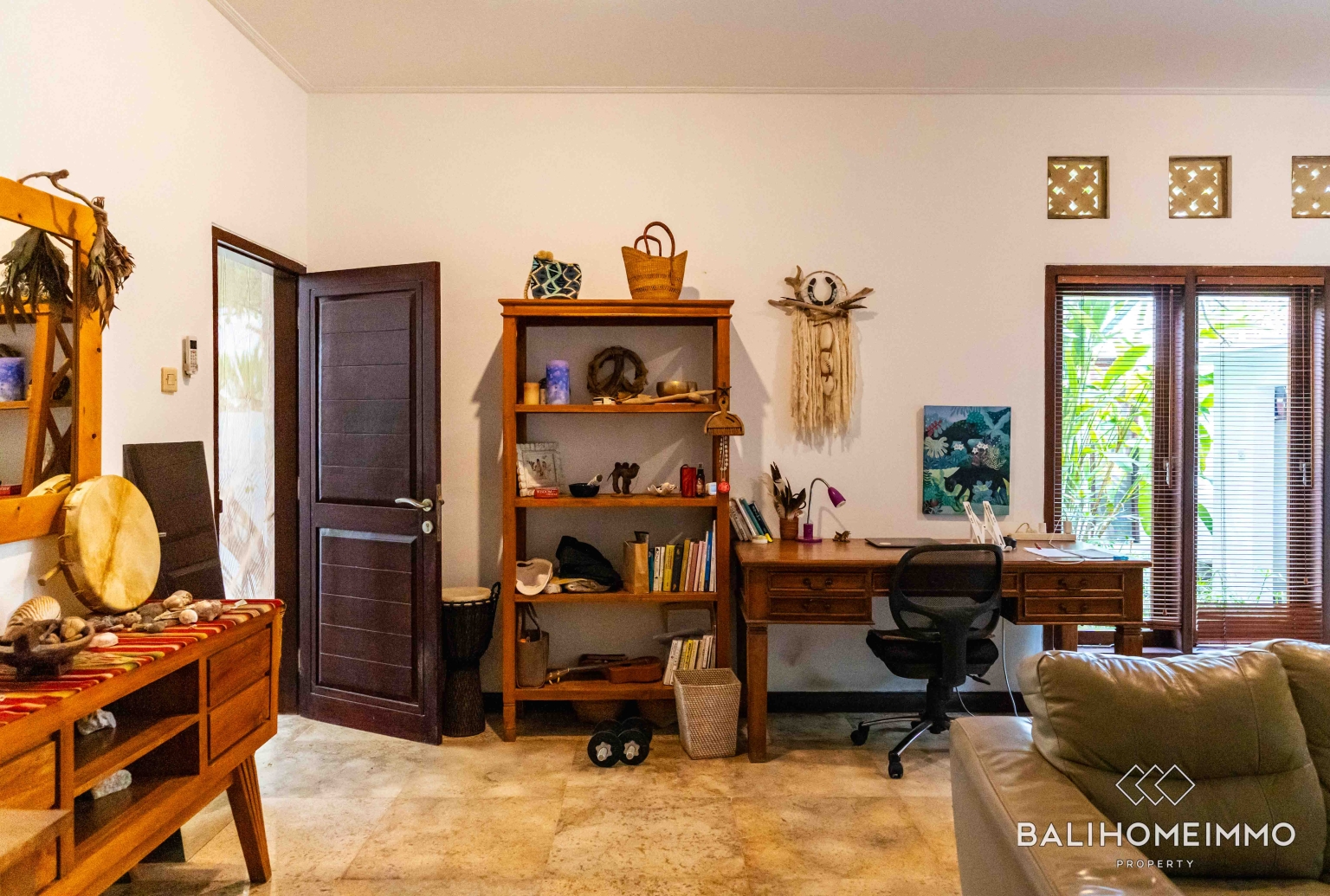 Charming  5 Bedroom Villa for Freehold sale in Berawa Bali view 11
