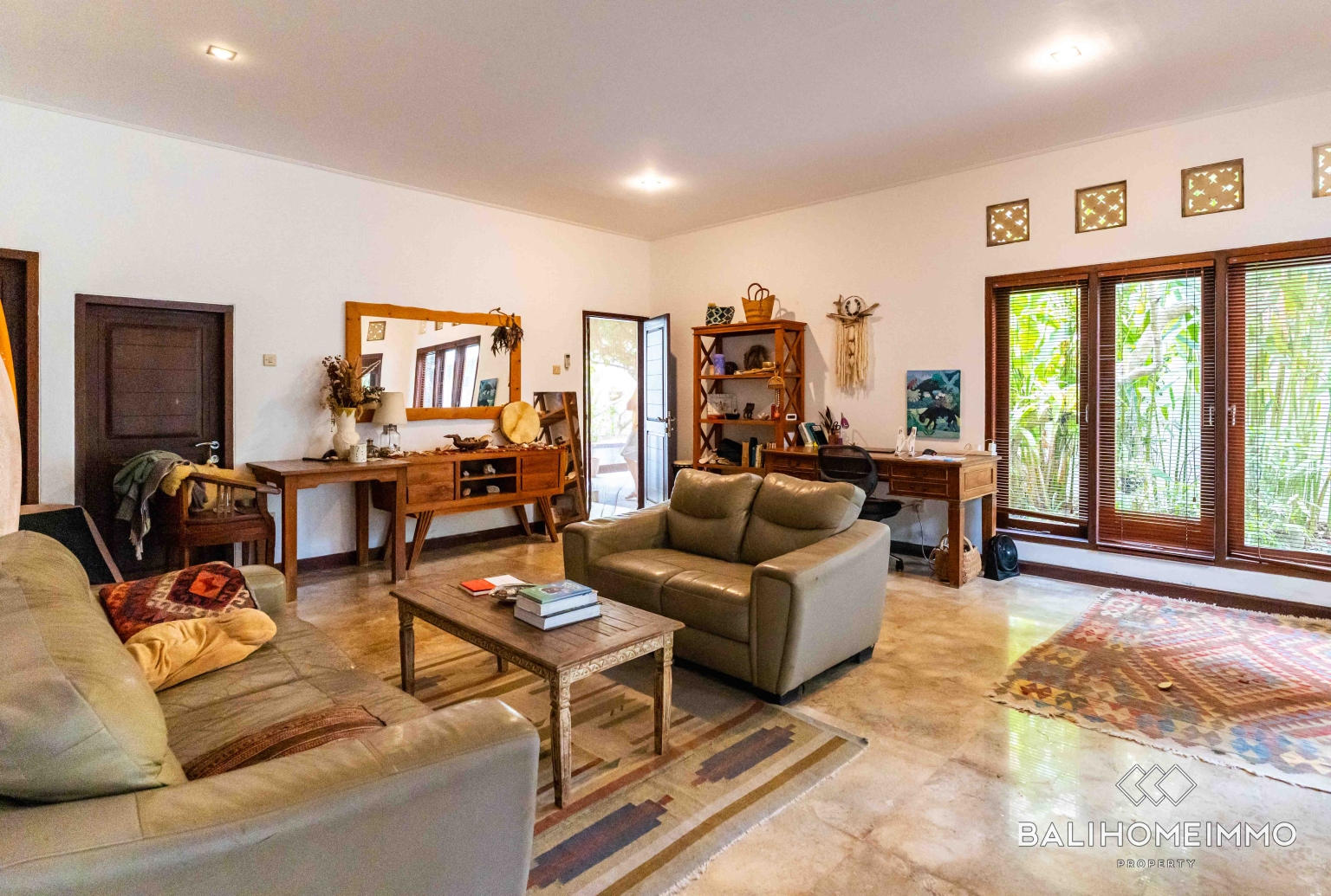 Charming  5 Bedroom Villa for Freehold sale in Berawa Bali view 10