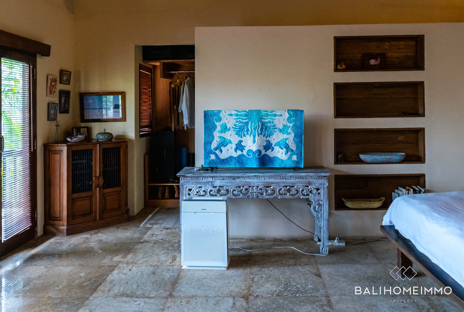 Charming  5 Bedroom Villa for Freehold sale in Berawa Bali view 15