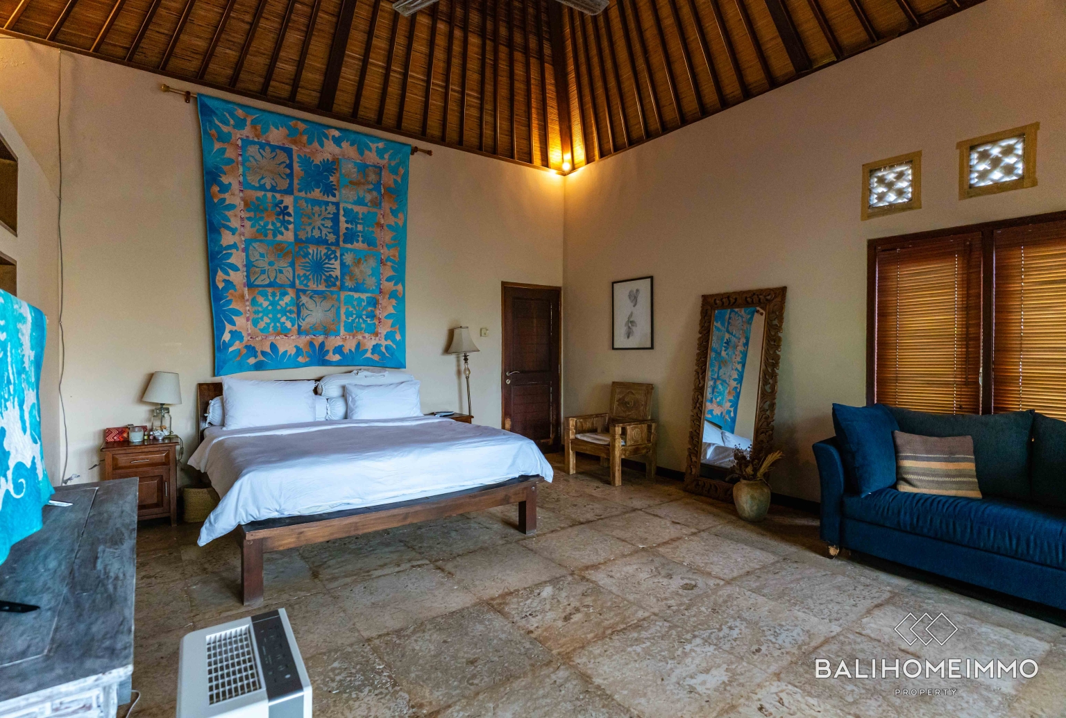 Charming  5 Bedroom Villa for Freehold sale in Berawa Bali view 12