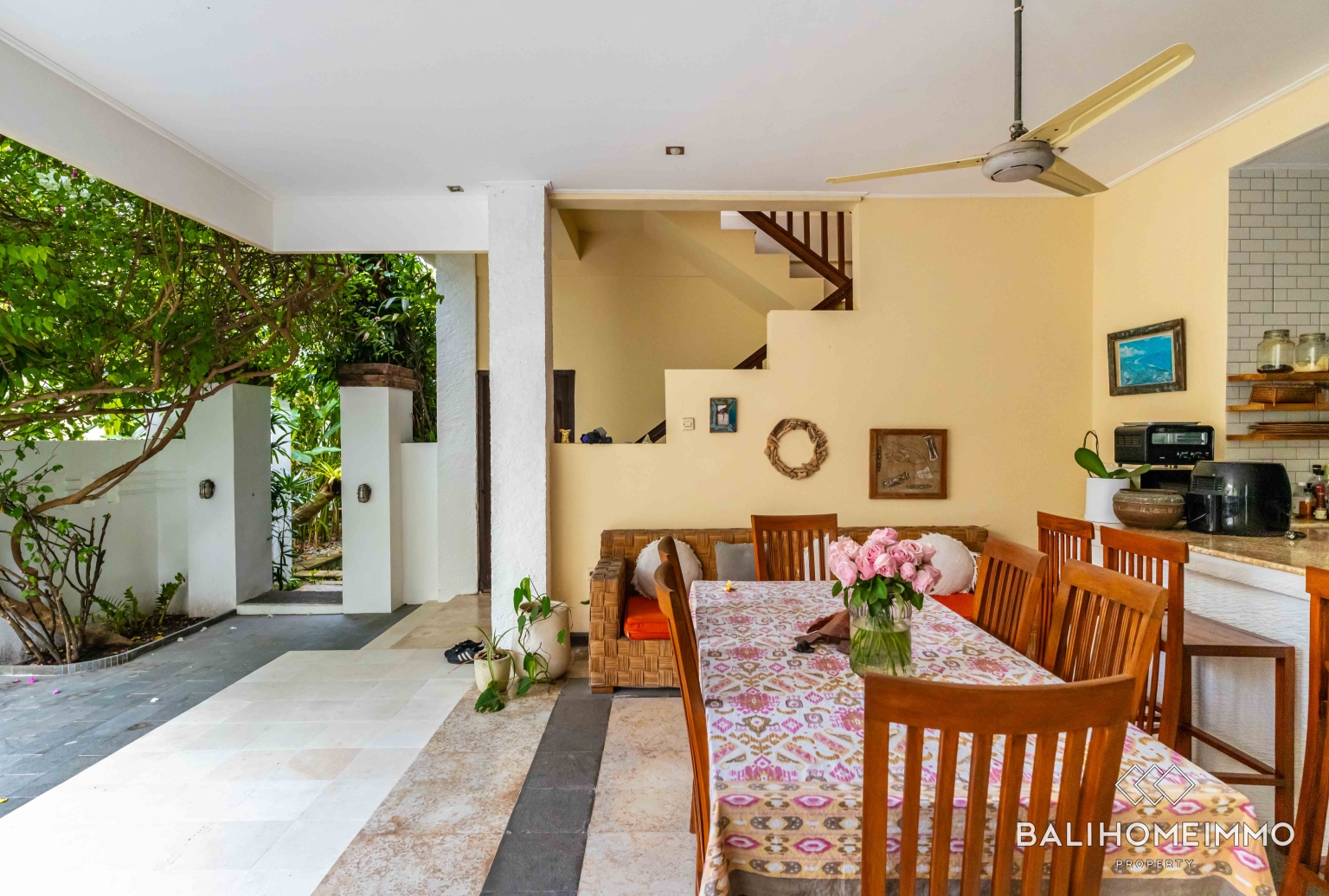 Charming  5 Bedroom Villa for Freehold sale in Berawa Bali view 5