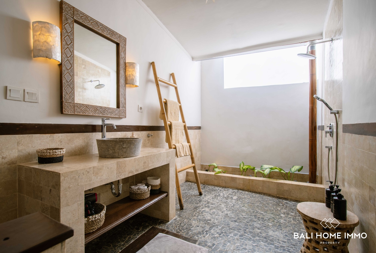 Charming Traditional 3 Bedroom Villa for Sale Near Bingin Beach view 29