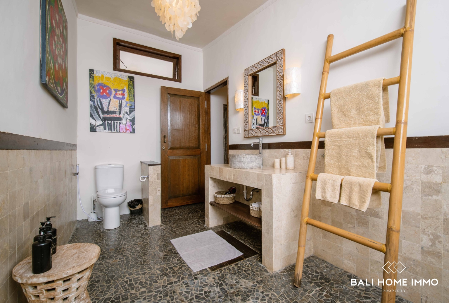 Charming Traditional 3 Bedroom Villa for Sale Near Bingin Beach view 27