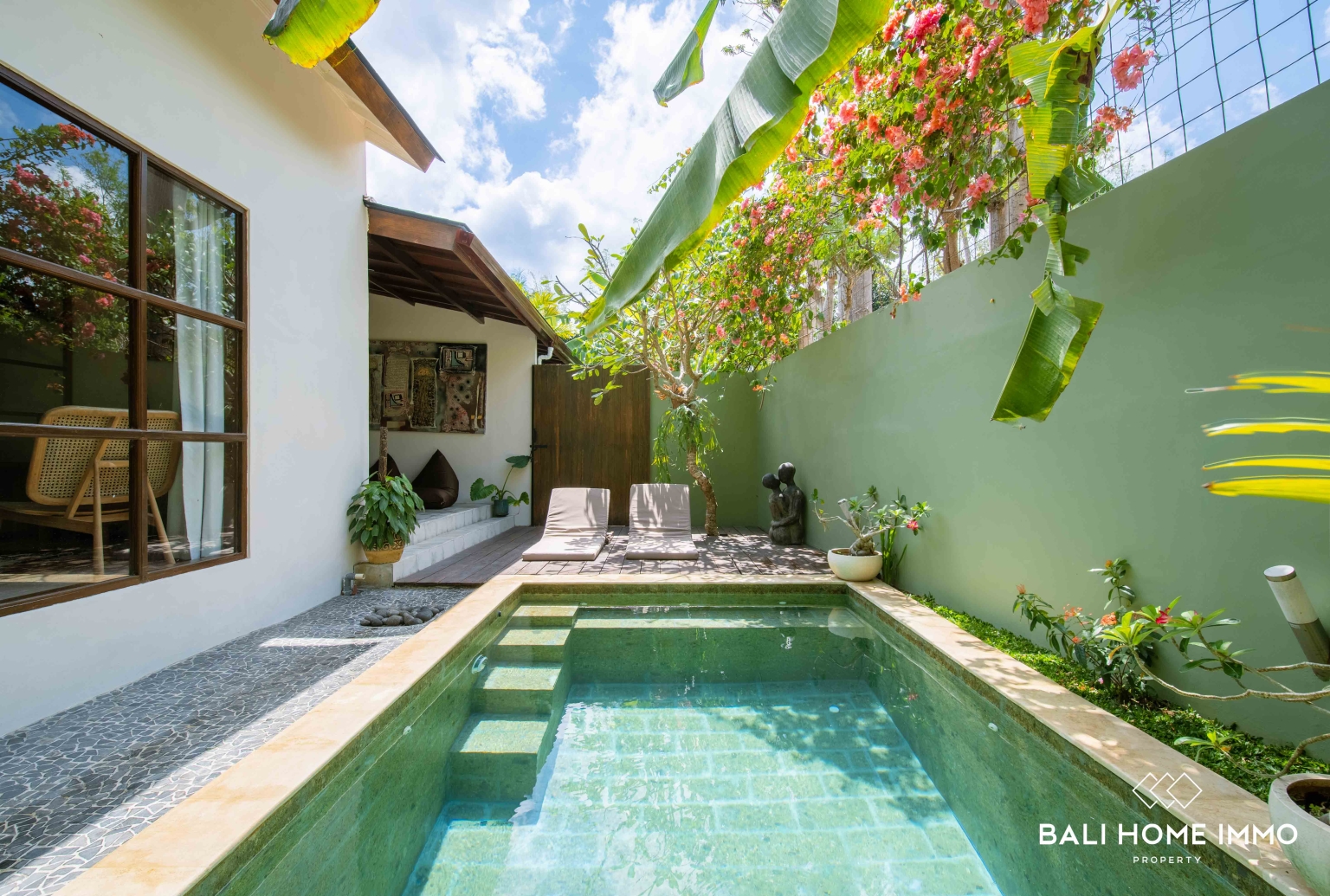 Charming Traditional 3 Bedroom Villa for Sale Near Bingin Beach view 2