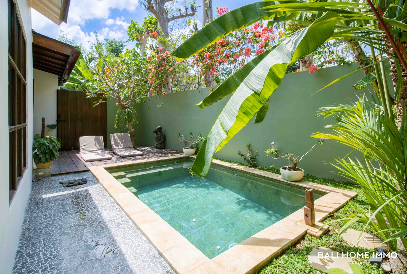 Charming Traditional 3 Bedroom Villa for Sale Near Bingin Beach view 3