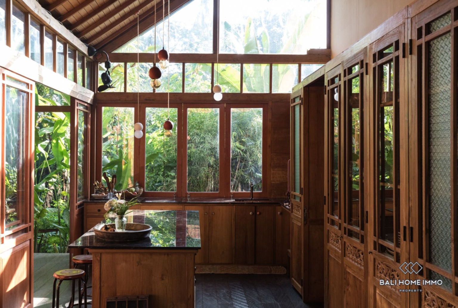 Charming Wooden House 2 Bedroom for Sale Leasehold in Bali Kedungu view 7