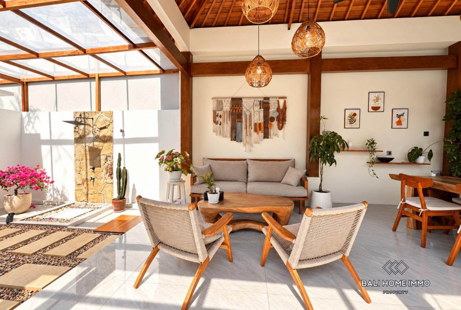 Villa chic de 3 chambres avec vue sur la jungle à vendre à Kutuh view 3