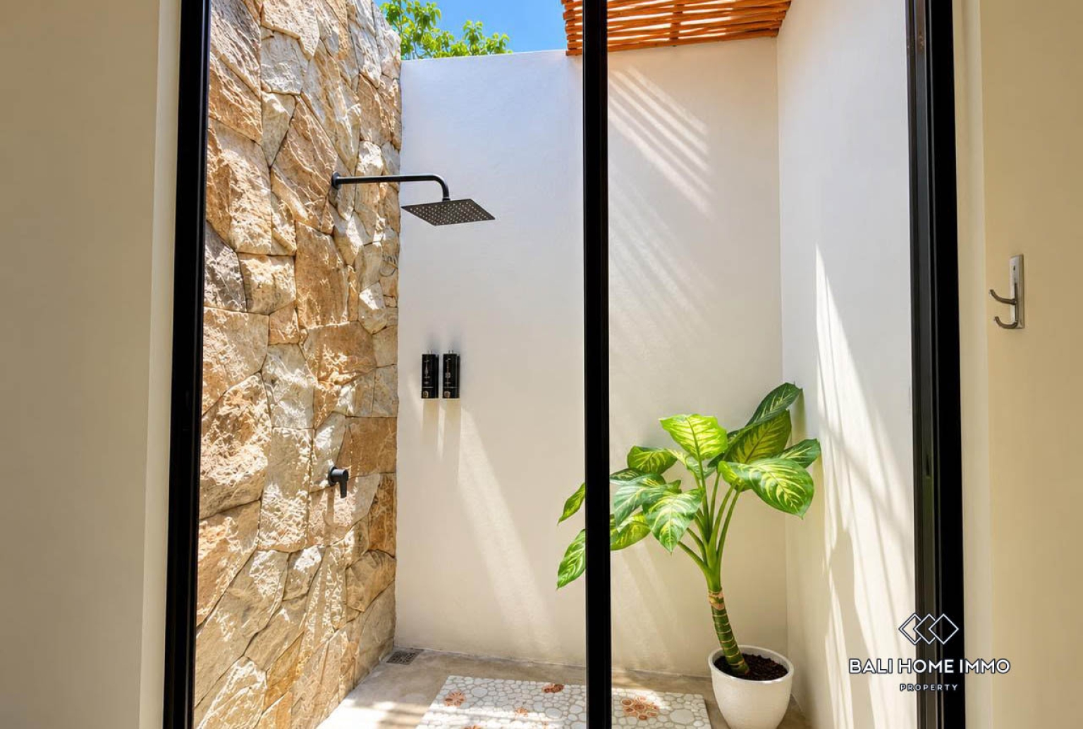 Villa chic de 3 chambres avec vue sur la jungle à vendre à Kutuh view 19