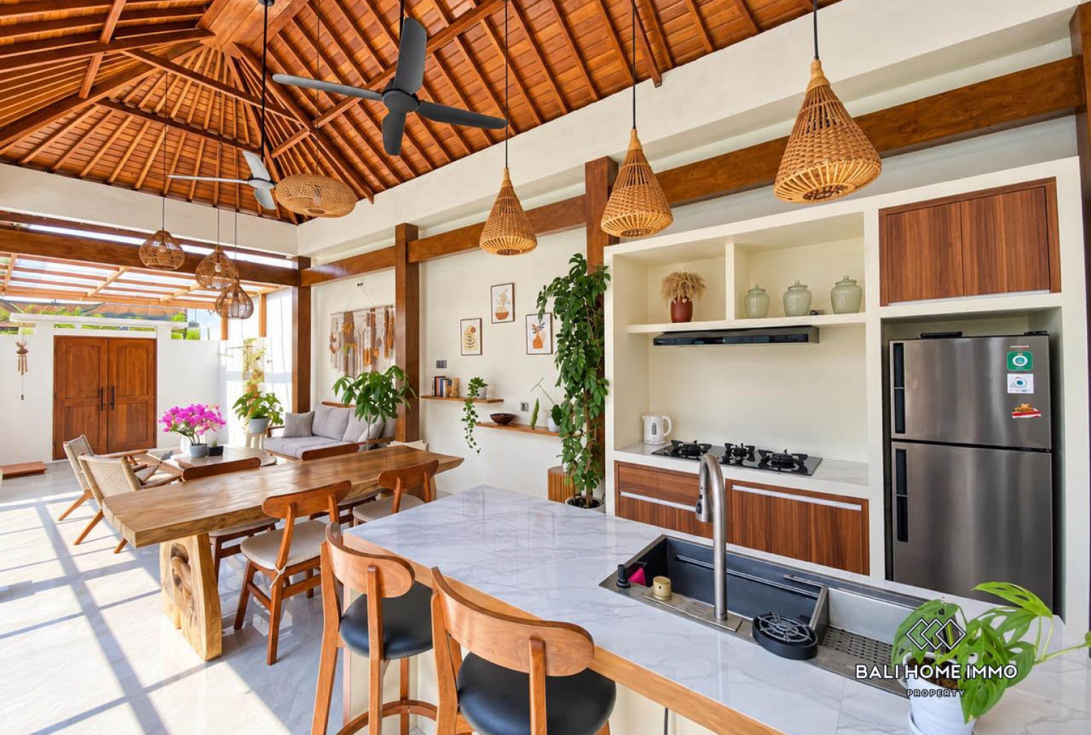 Villa chic de 3 chambres avec vue sur la jungle à vendre à Kutuh view 10