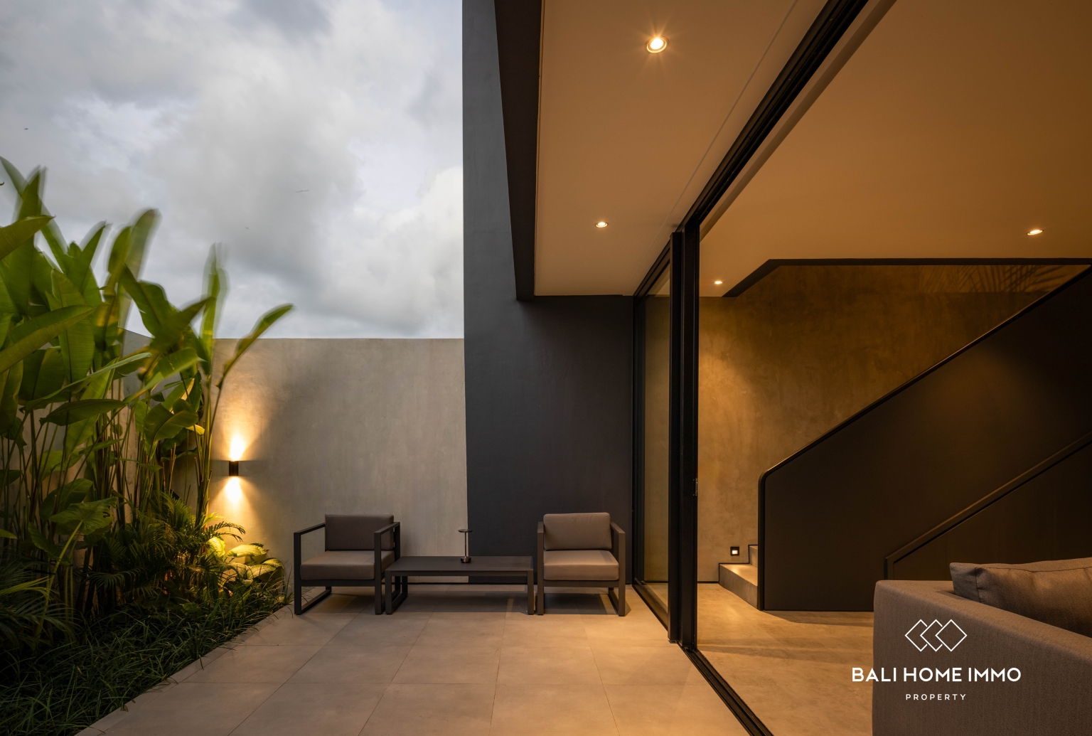 Contemporary 2 Bedrooms + 1 Office Townhouses For Sale in Buwit Tabanan view 2