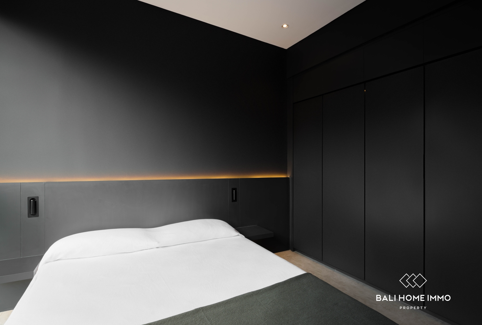 Contemporary 2 Bedrooms + 1 Office Townhouses For Sale in Buwit Tabanan view 7