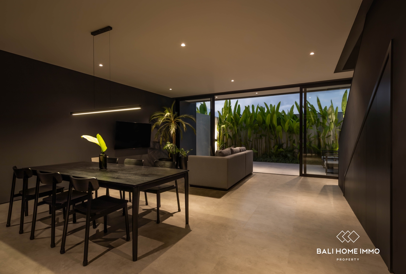 Contemporary 2 Bedrooms + 1 Office Townhouses For Sale in Buwit Tabanan view 3