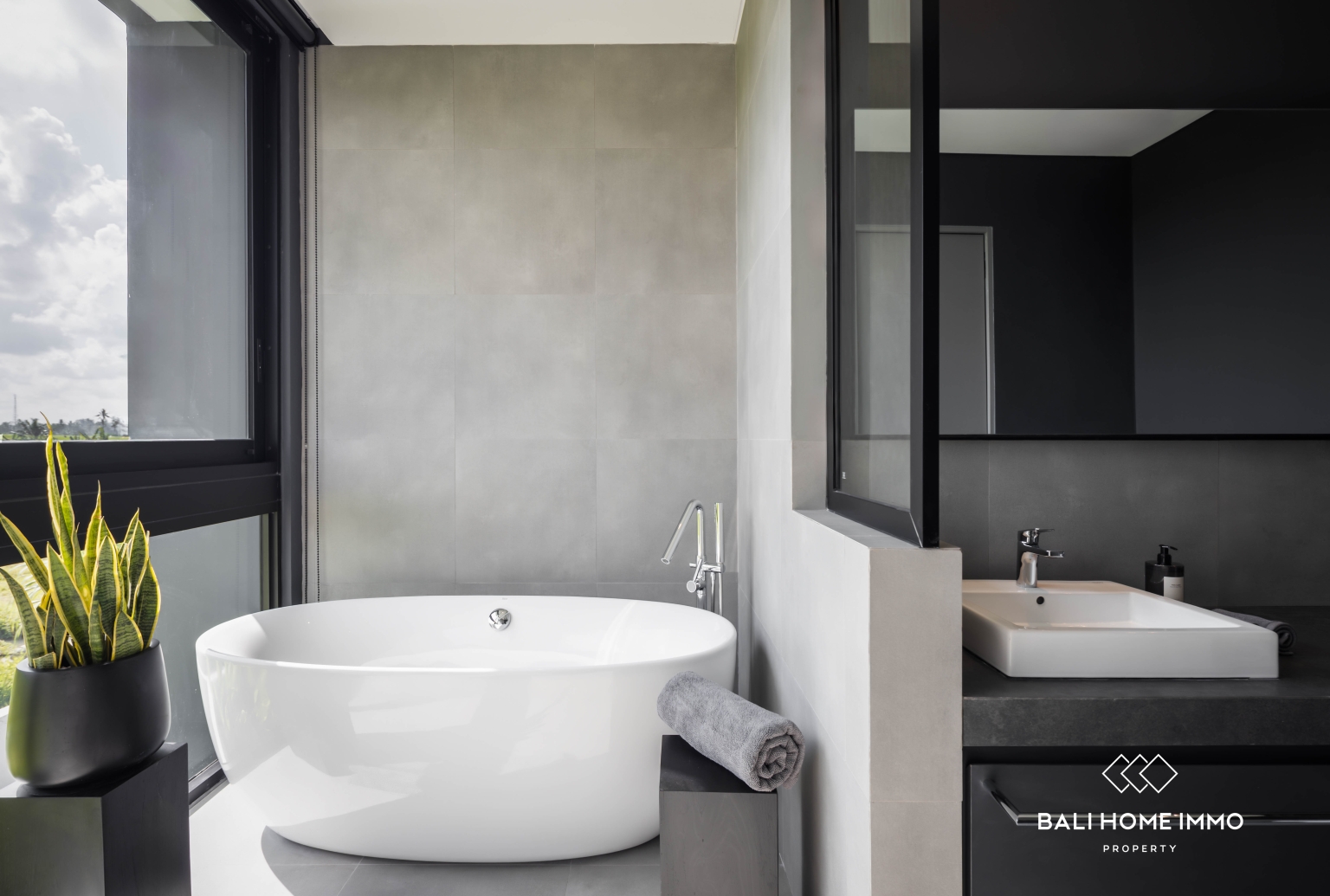 Contemporary 2 Bedrooms + 1 Office Townhouses For Sale in Buwit Tabanan view 10