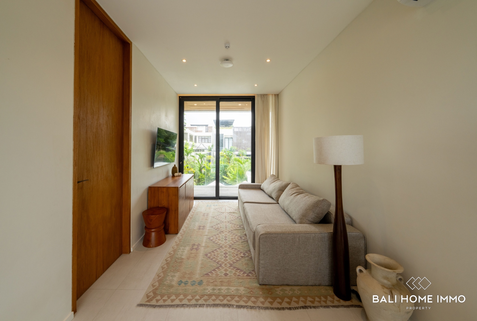 Contemporary 3-Bedroom Villa for Sale Leasehold with Private Pool & Rooftop in Uluwatu view 10