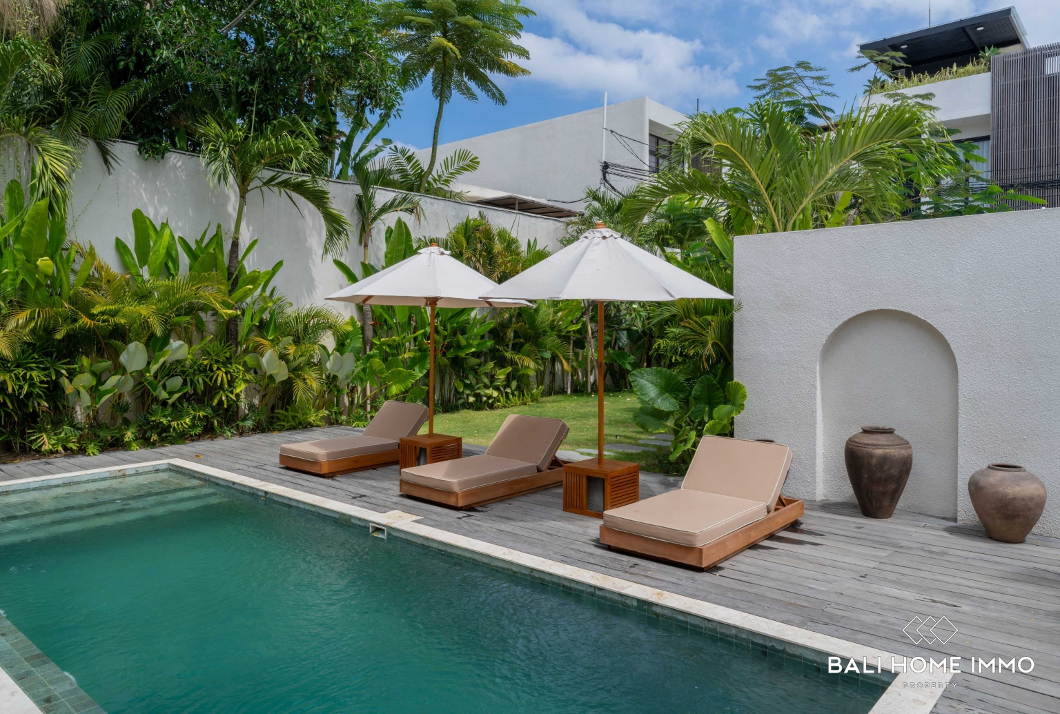 Contemporary 3-Bedroom Villa for Sale Leasehold with Private Pool & Rooftop in Uluwatu view 2