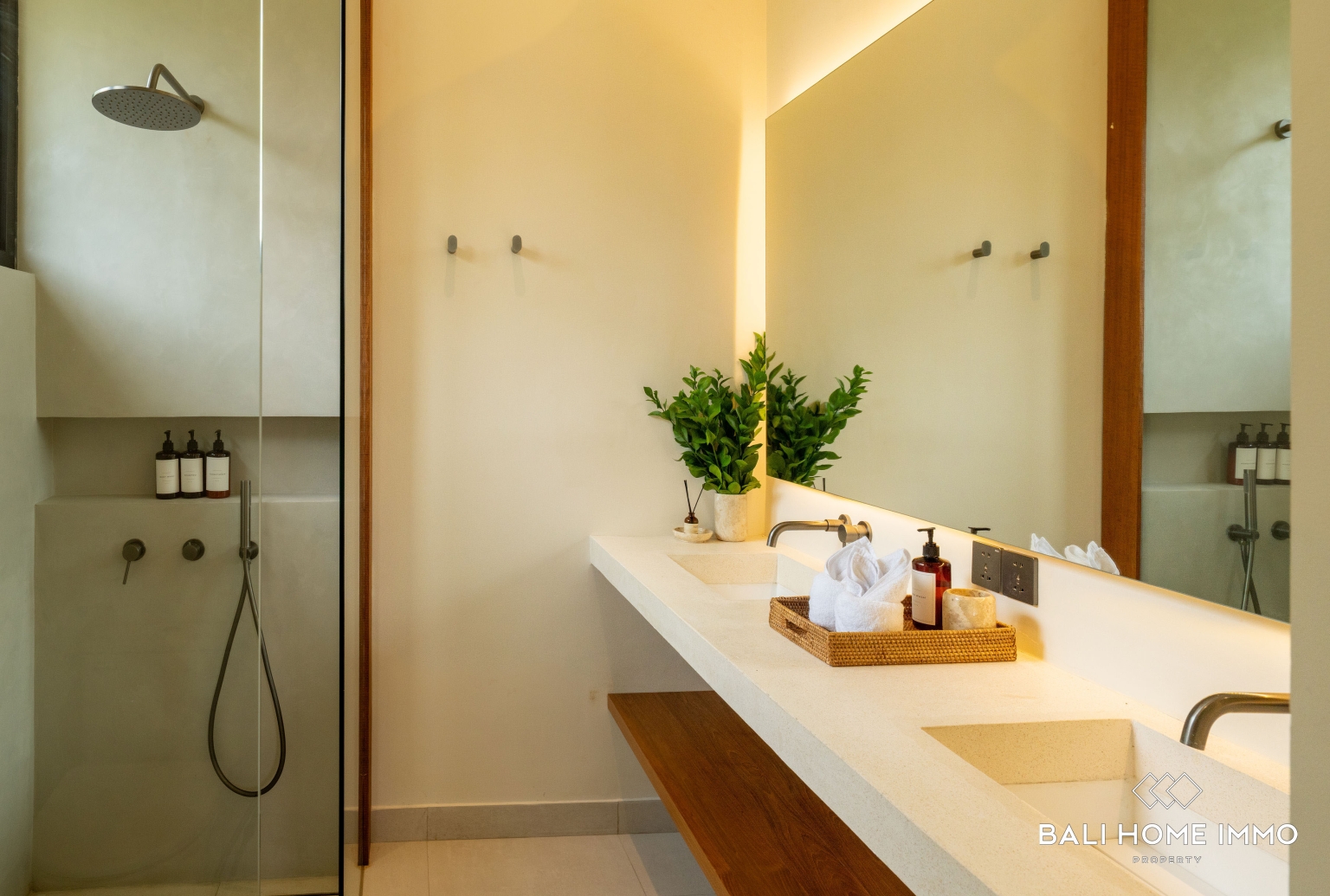 Contemporary 3-Bedroom Villa for Sale Leasehold with Private Pool & Rooftop in Uluwatu view 15