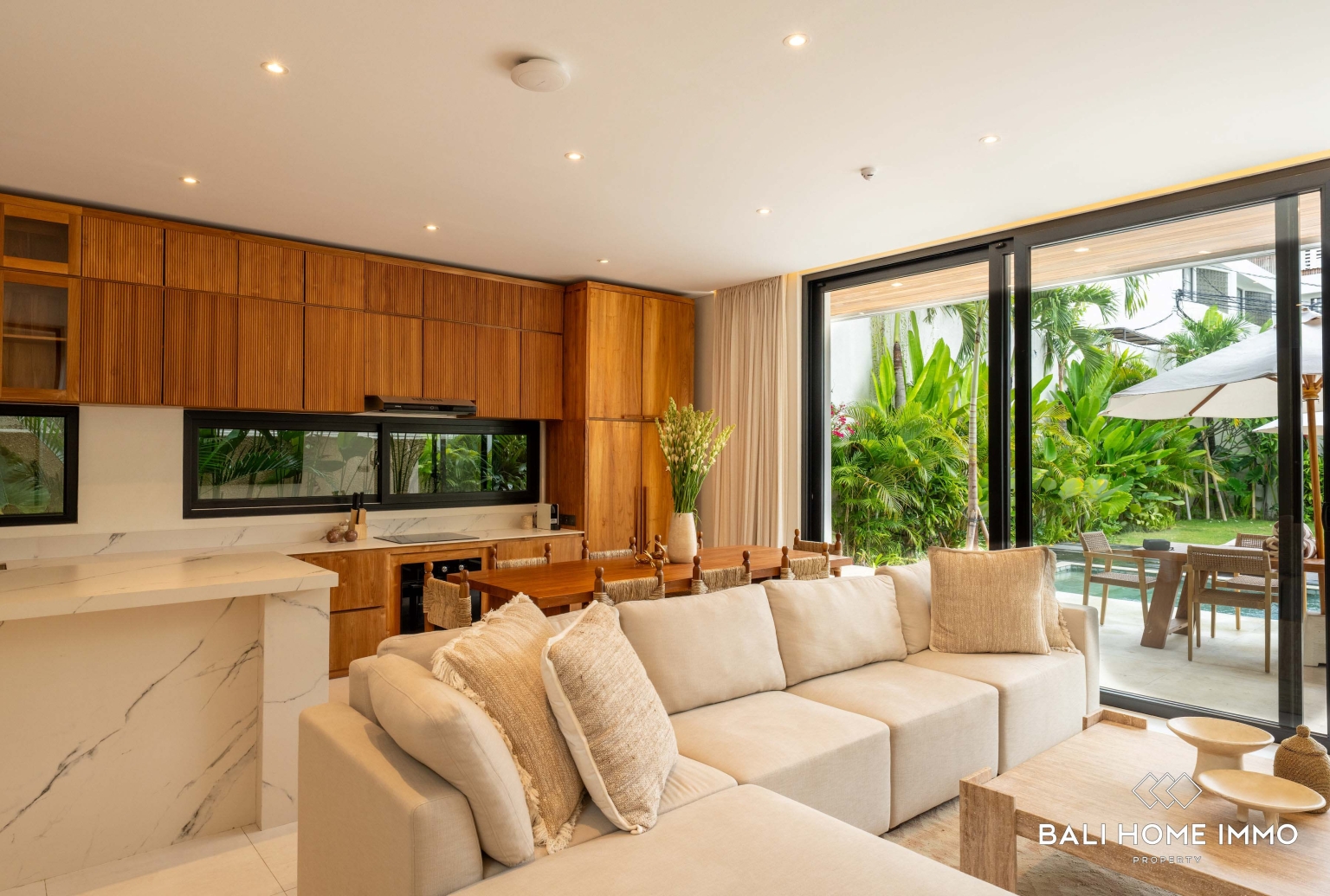Contemporary 3-Bedroom Villa for Sale Leasehold with Private Pool & Rooftop in Uluwatu view 7