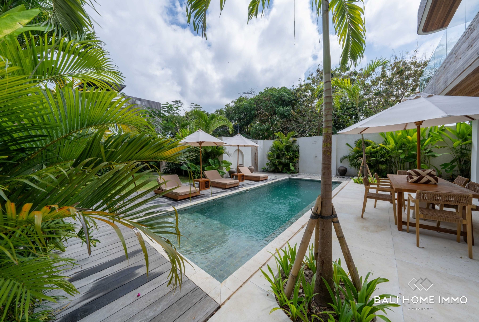 Contemporary 3-Bedroom Villa for Sale Leasehold with Private Pool & Rooftop in Uluwatu view 21