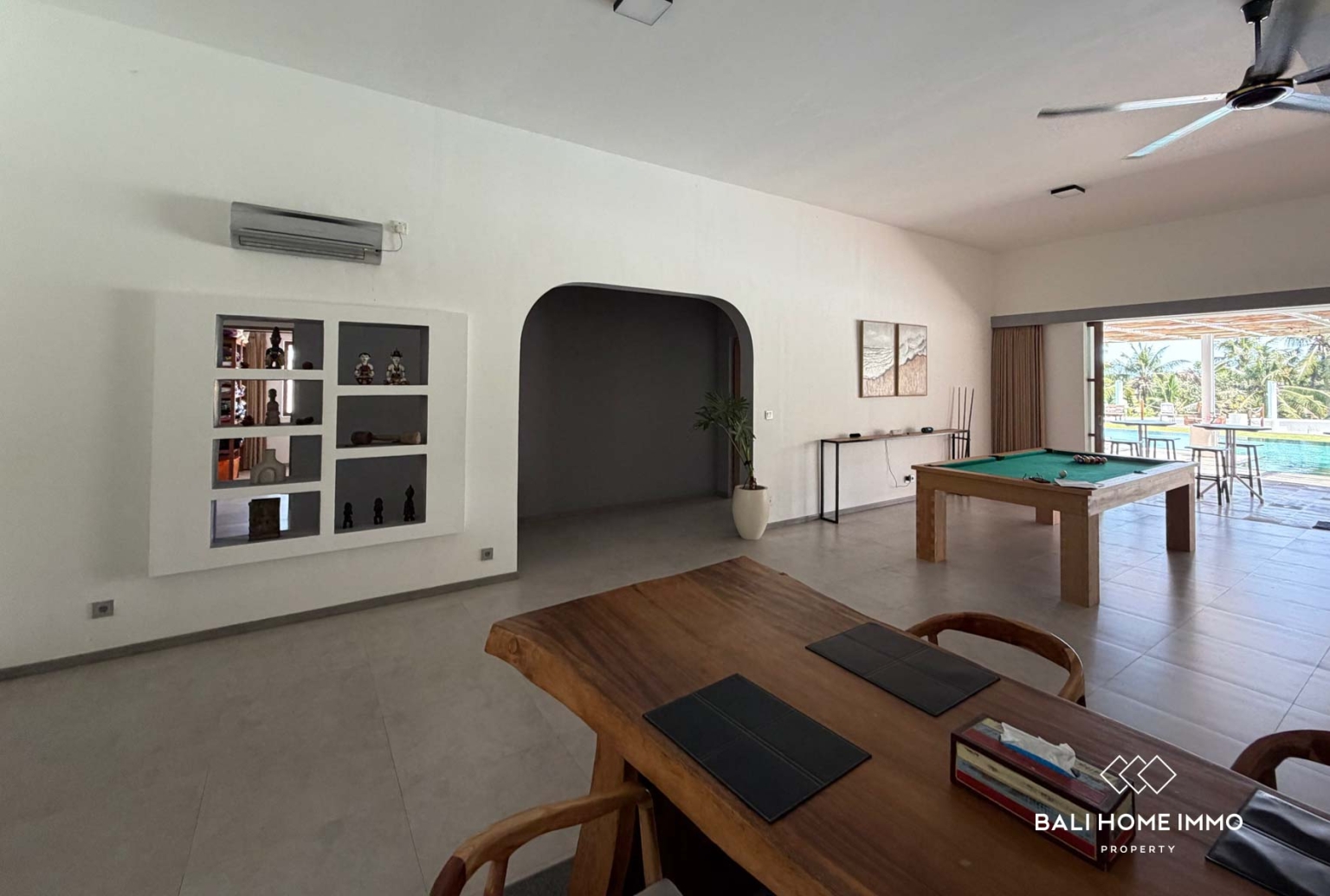 CONTEMPORARY 4 BEDROOM VILLA FOR SALE LEASEHOLD AND FREEHOLD in BERABAN  BALI view 7