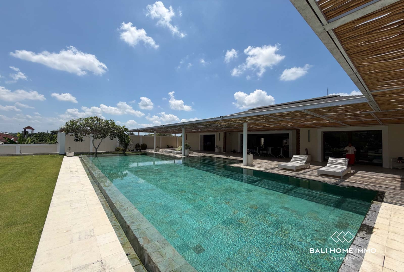 CONTEMPORARY 4 BEDROOM VILLA FOR SALE LEASEHOLD AND FREEHOLD in BERABAN  BALI view 17