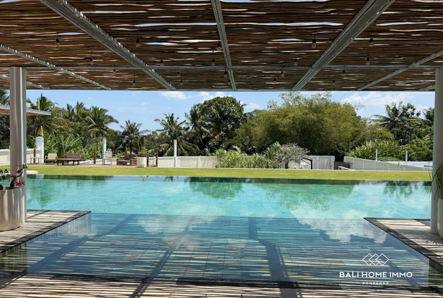 CONTEMPORARY 4 BEDROOM VILLA FOR SALE LEASEHOLD AND FREEHOLD in BERABAN  BALI view 16