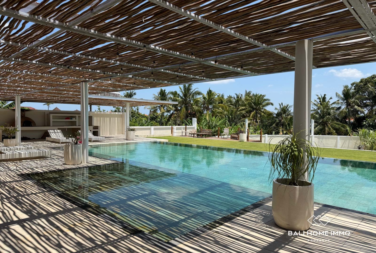 CONTEMPORARY 4 BEDROOM VILLA FOR SALE LEASEHOLD AND FREEHOLD in BERABAN  BALI view 4