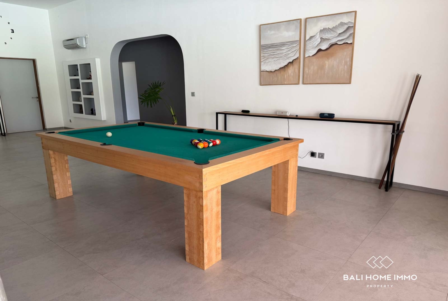 CONTEMPORARY 4 BEDROOM VILLA FOR SALE LEASEHOLD AND FREEHOLD in BERABAN  BALI view 8