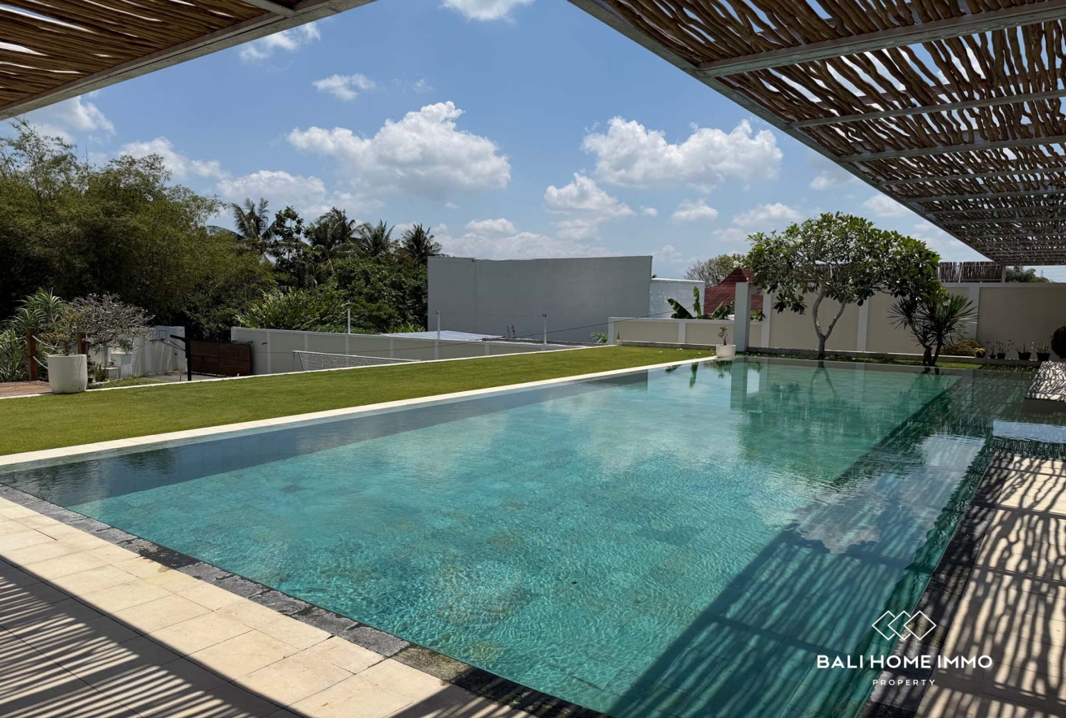 CONTEMPORARY 4 BEDROOM VILLA FOR SALE LEASEHOLD AND FREEHOLD in BERABAN  BALI view 15