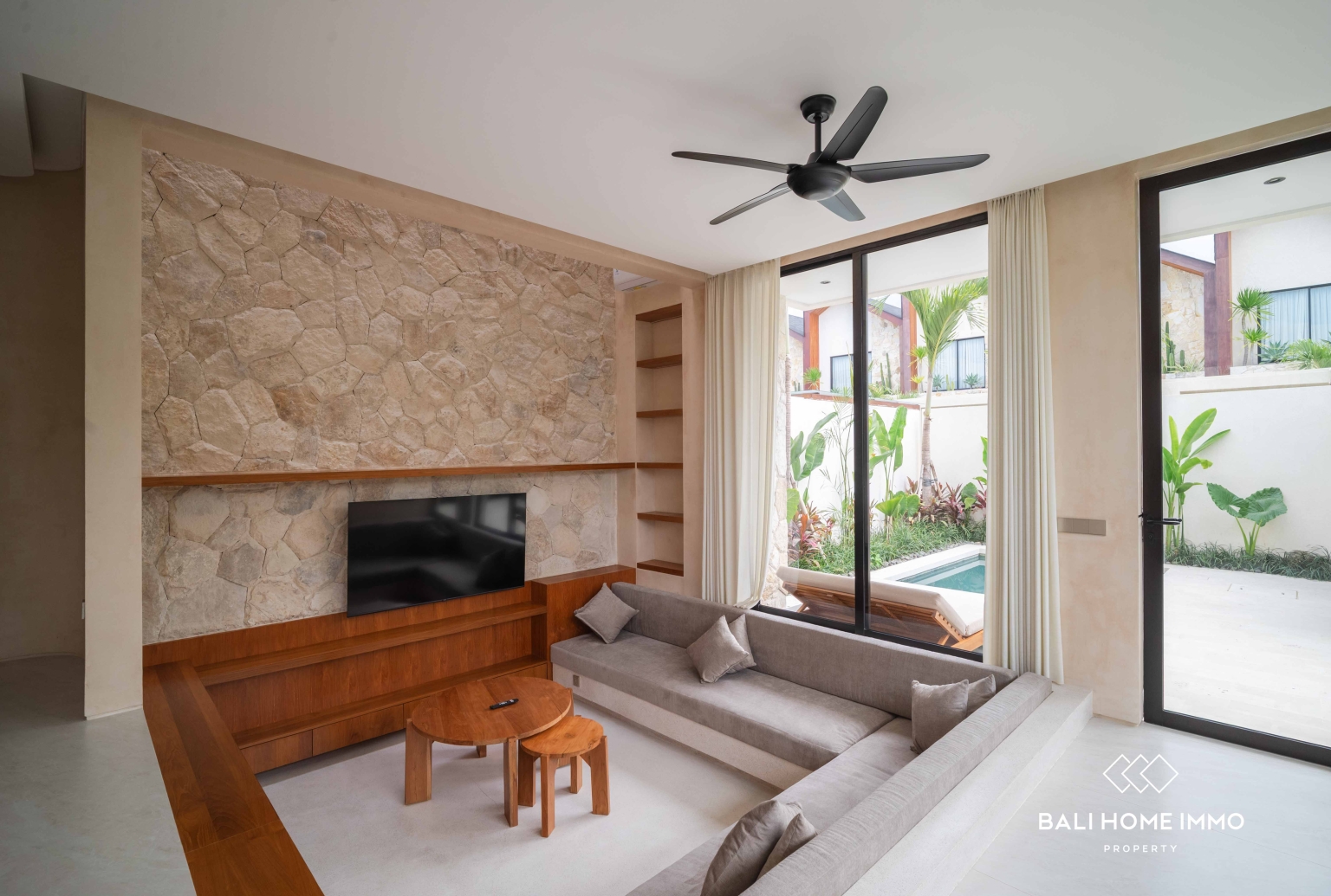 Contemporary Villas in Pecatu for Sale and Rent in Uluwatu – Scenic Coastal Living view 4