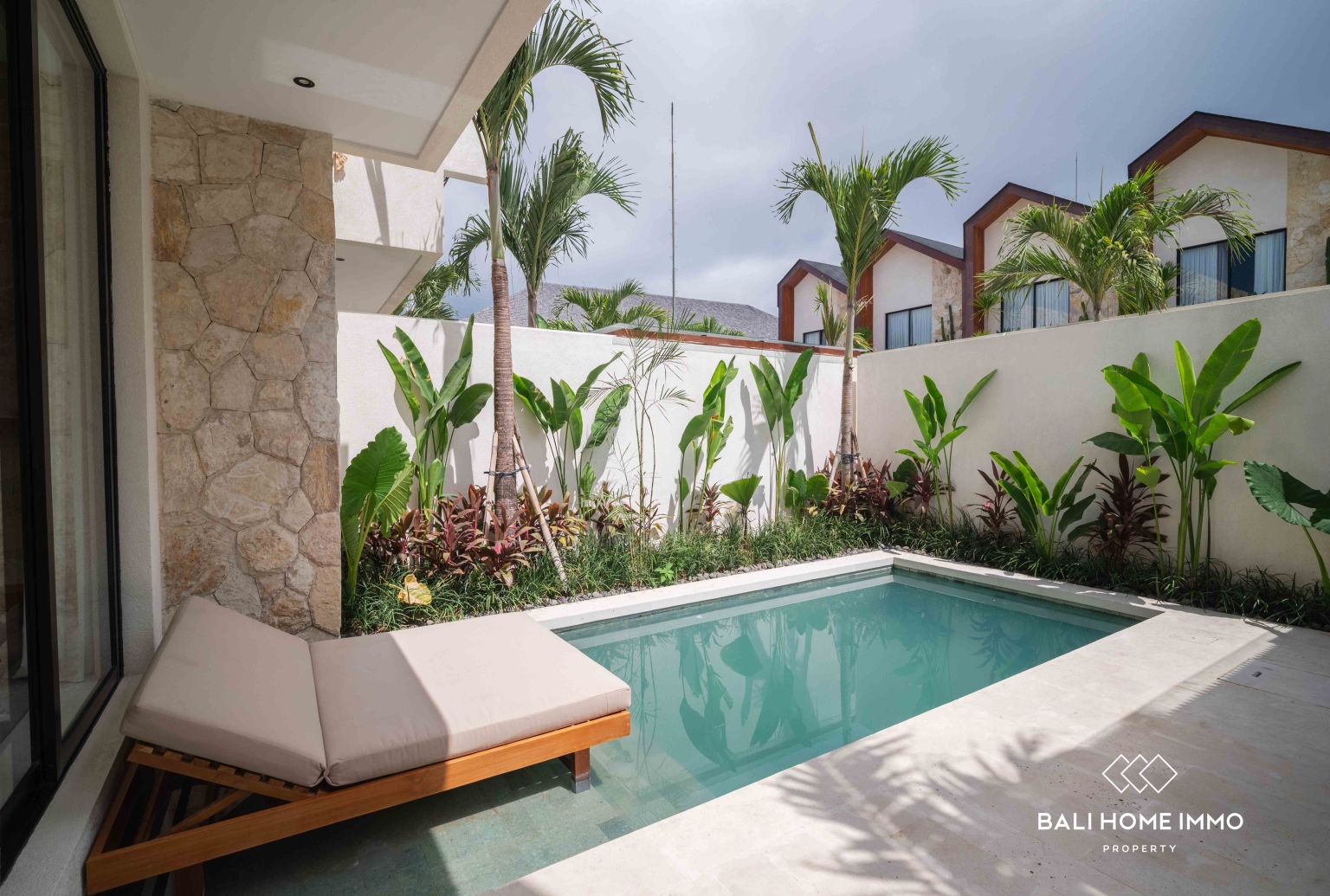 Contemporary Villas in Pecatu for Sale and Rent in Uluwatu – Scenic Coastal Living view 3